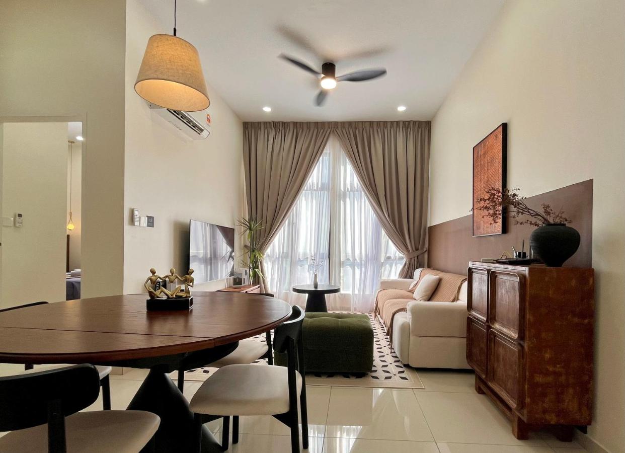 Space Residency -- High Floor & City View & KSL Mall #2BR2B #4px by Cowidea