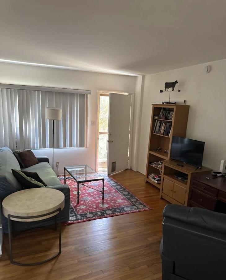 Beautiful apartment close to Cedars! Beverly Hills