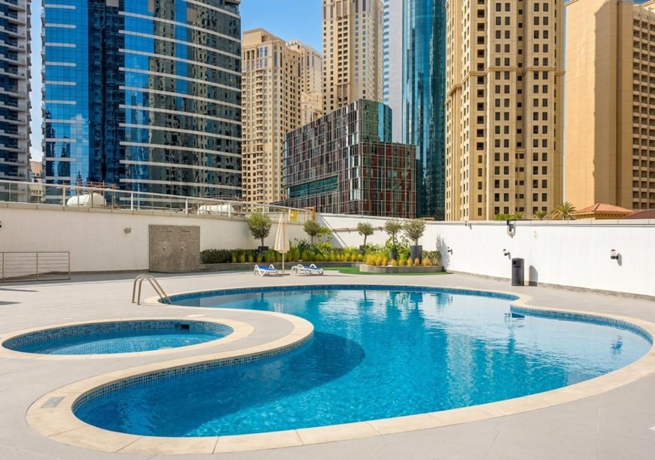 1BR Dubai Marina View and Walk to the Beach - 4