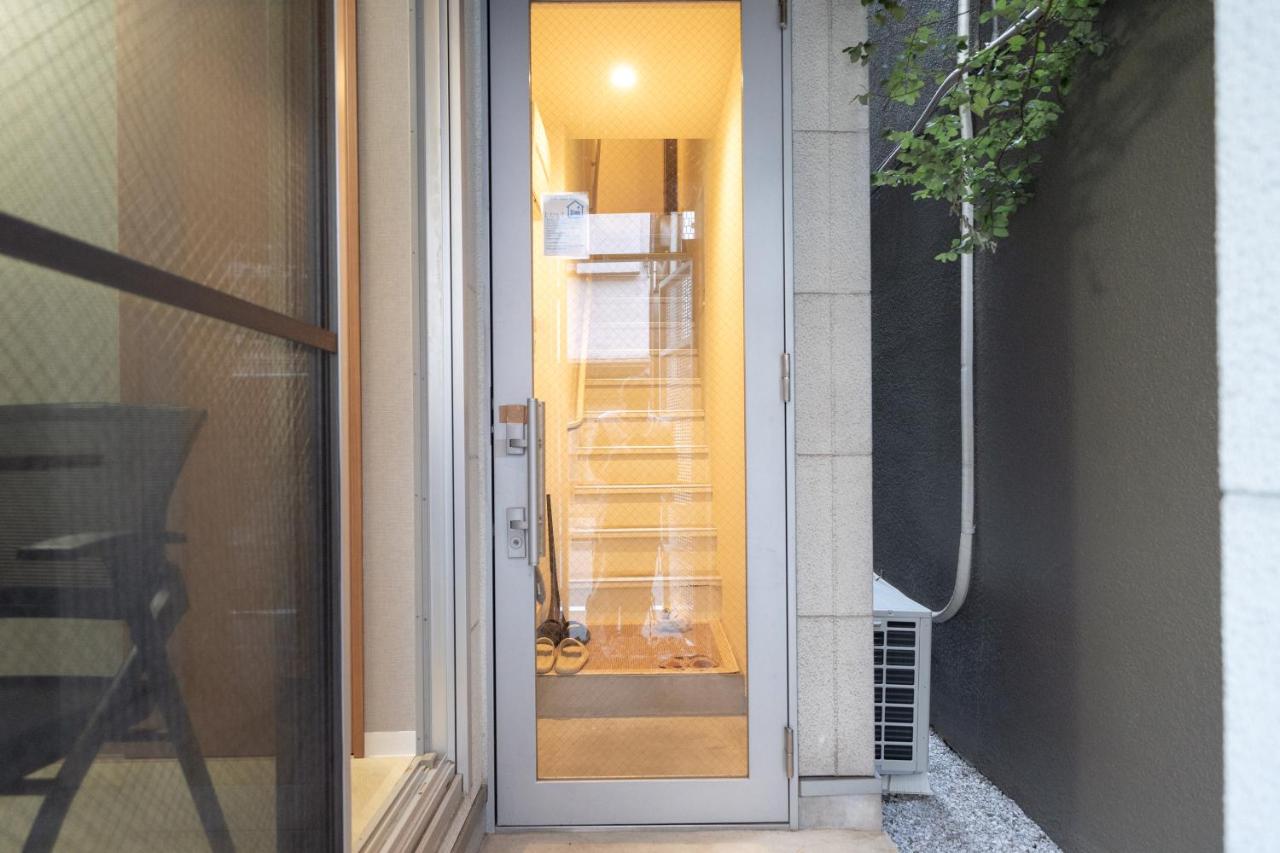 Sumika House in Asakusa 5 minutes walk to asakusa, 5 bedrooms, 2 living room 2kitchen 4toilet 2bathroom 2washmachine 2fridge Newly renovated with ultra-fast WiFi - 3