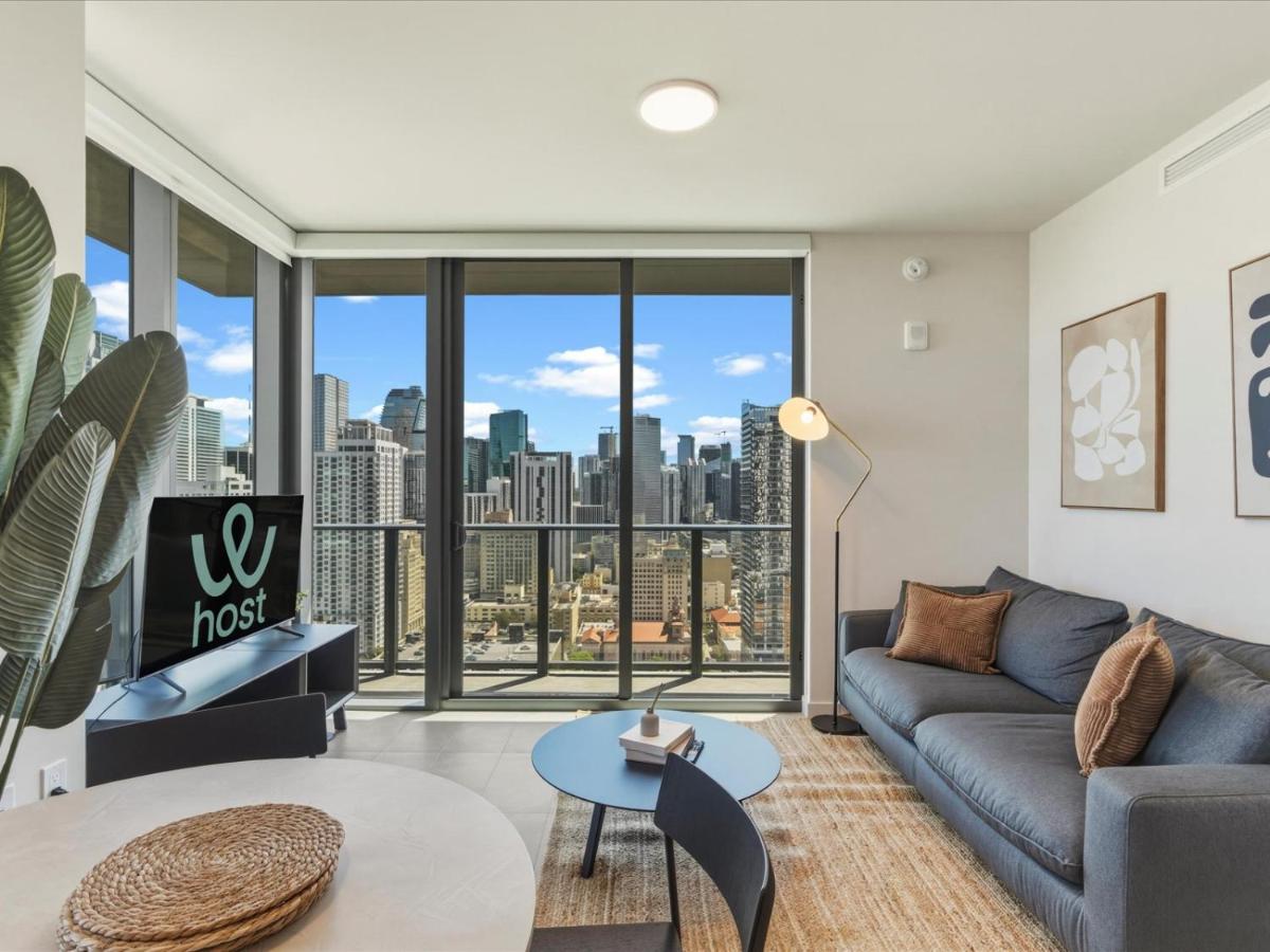 Elegant Condo Near Bayside in Central Miami - 2