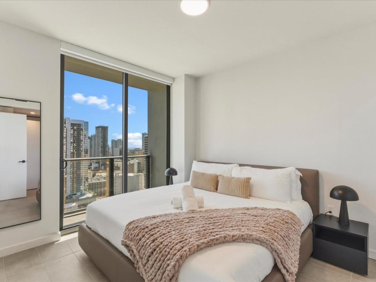 Elegant Condo Near Bayside in Central Miami - 3