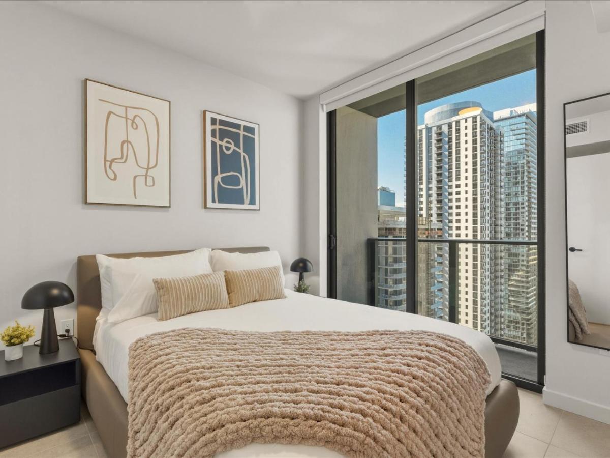 Rooftop Pool - Downtown Miami - Condo with Den - 2