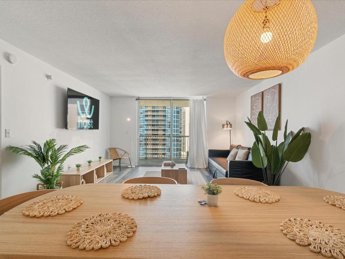 High floor Condo W Amazing View - 4