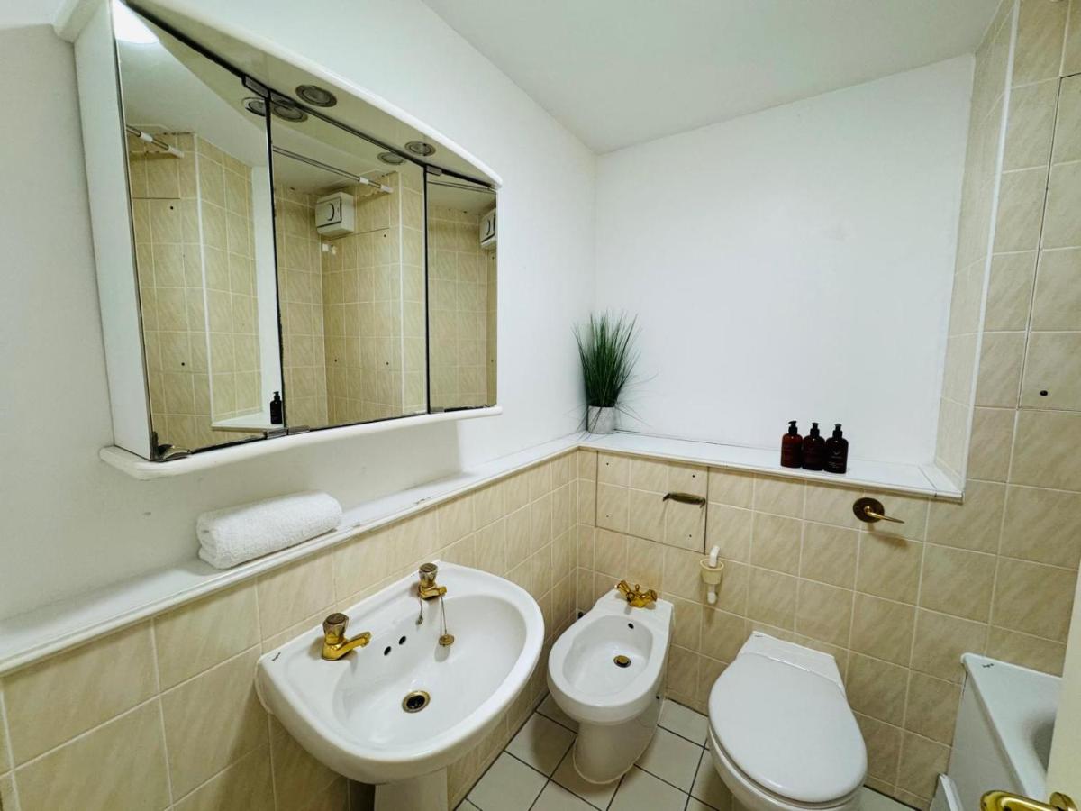 Floral St Apartment - 3