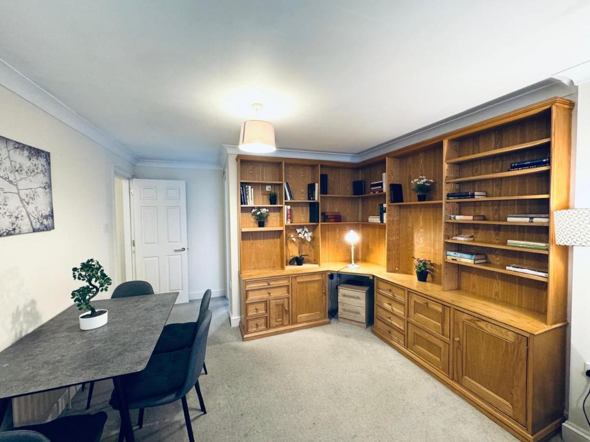 Floral St Apartment - 4