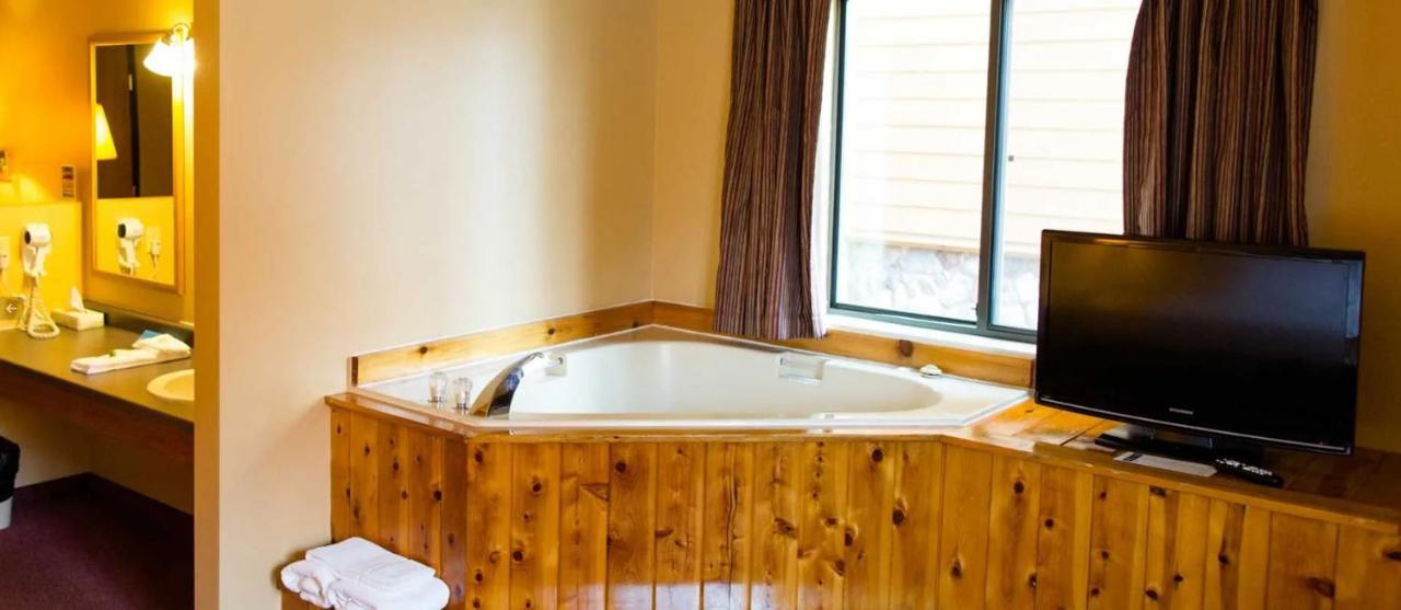 Cranberry Country Lodge — photo 4