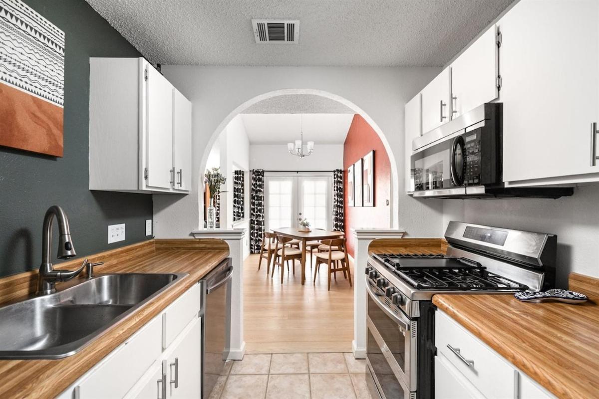 Vinyl Nest - Patio & Grill, Music, Sleeps 10 - 4