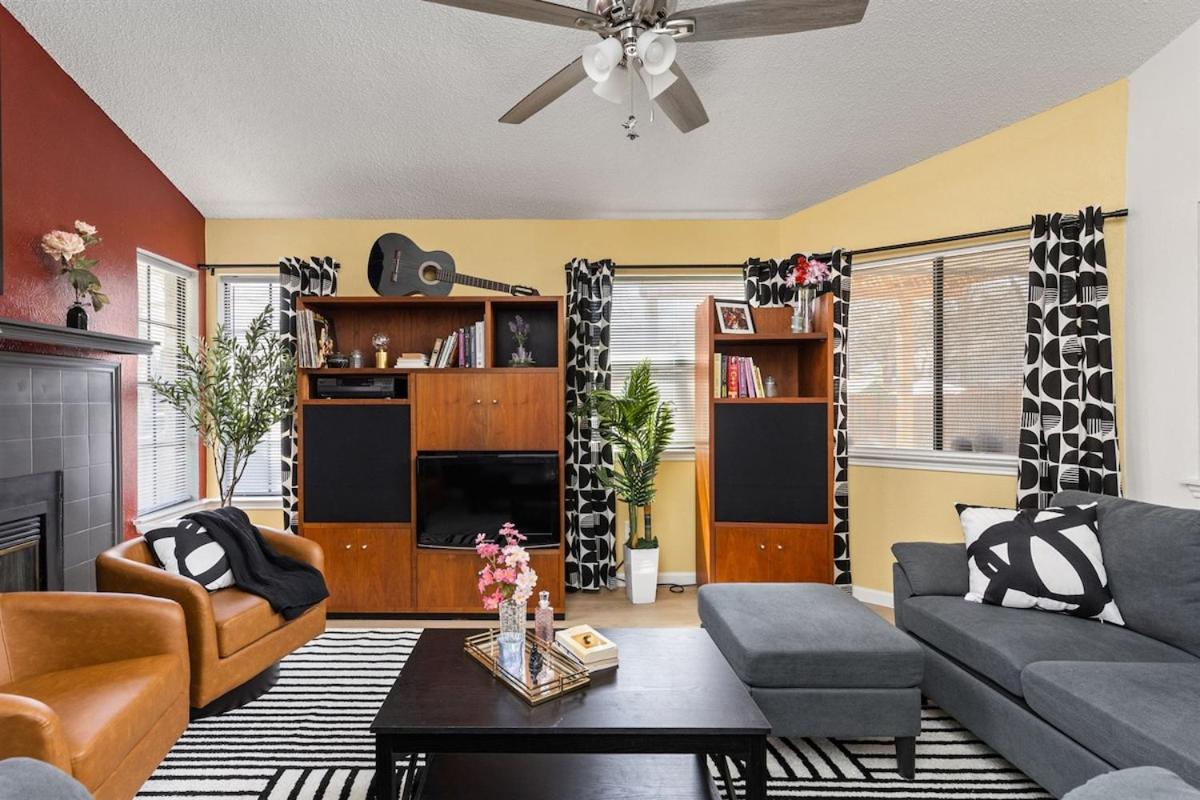 Vinyl Nest - Patio & Grill, Music, Sleeps 10 - 3