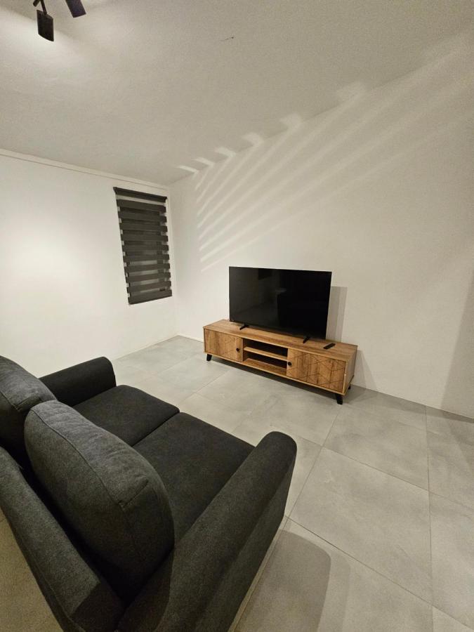 Calm and Newly furnished apartment in the centre of Curepipe - 2