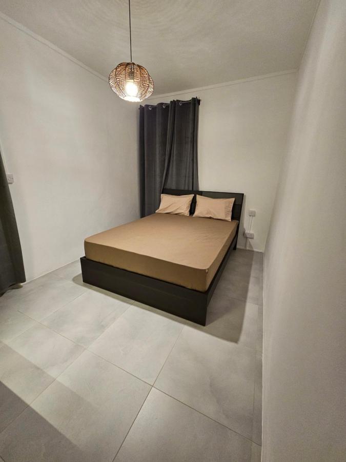 Calm and Newly furnished apartment in the centre of Curepipe - 3