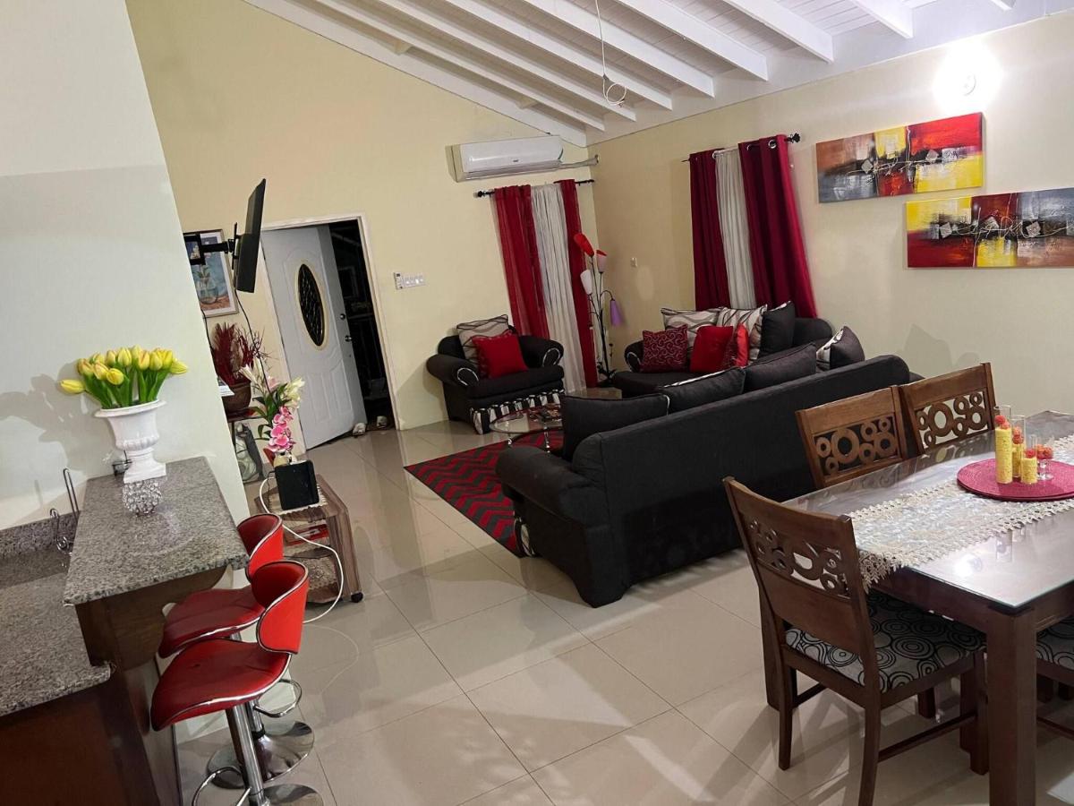 Luxurious 3-Bedroom House in Ocho Rios with Private Entrance - 5