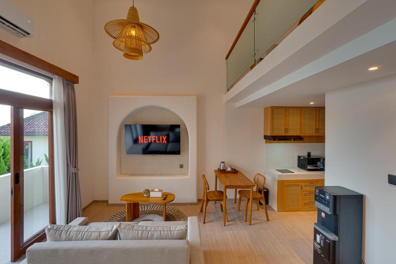 Loona Suites Umalas by Nabe Hospitality Management - 5