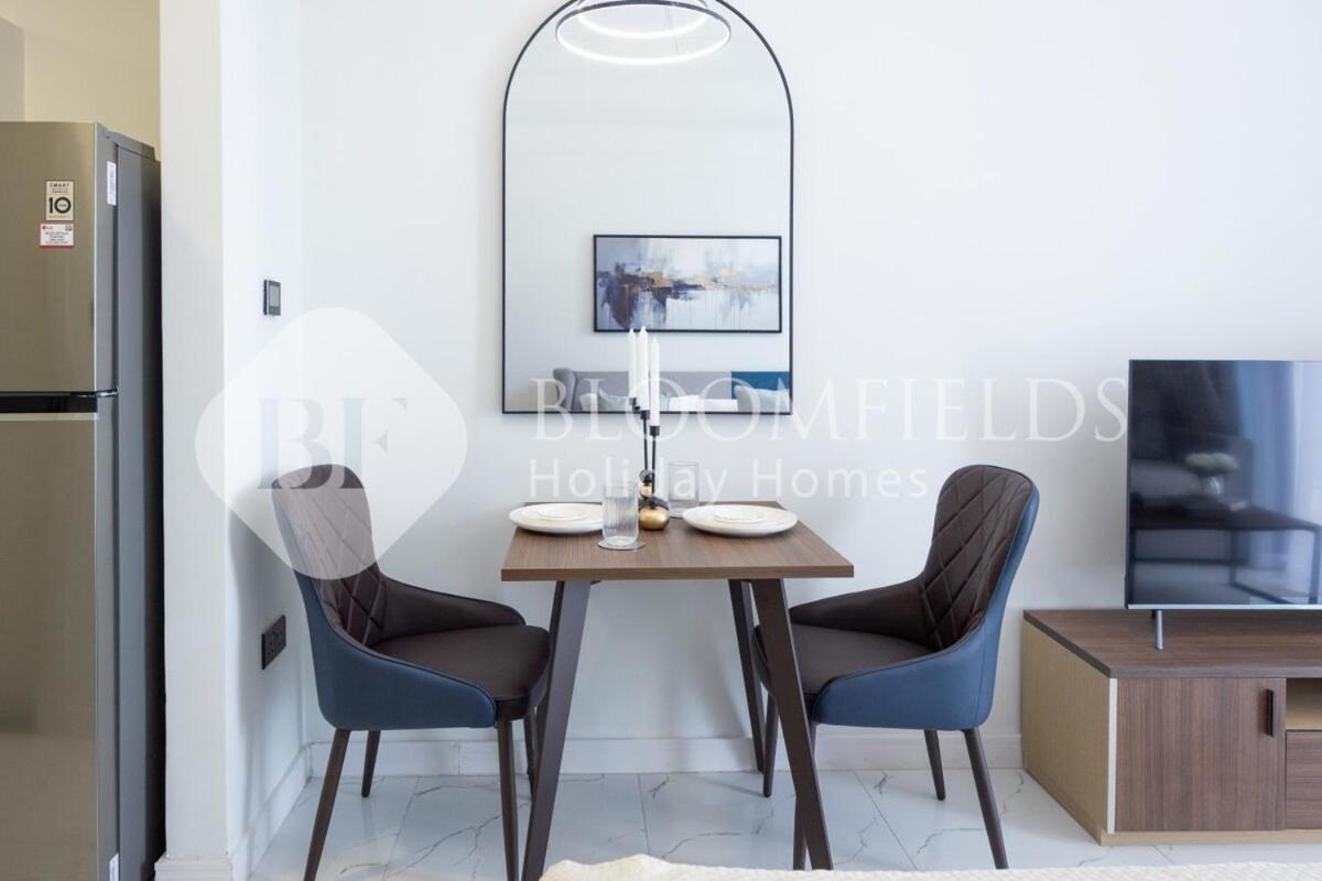 Bloomfields Vibrant Stu in The Gate Masdar - 5