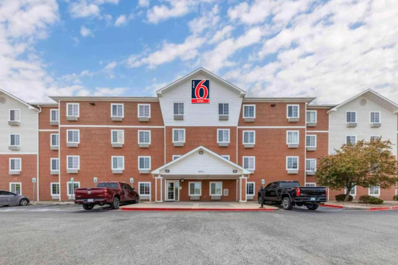 Image: Studio 6 Extended Stay Oklahoma City Norman OK