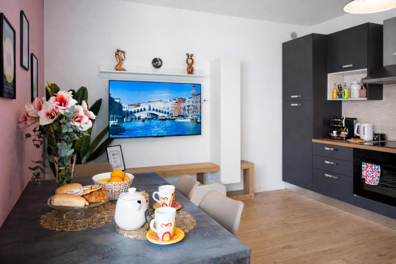 Dimora Zattere Private Free Parking Venice 15' - 4