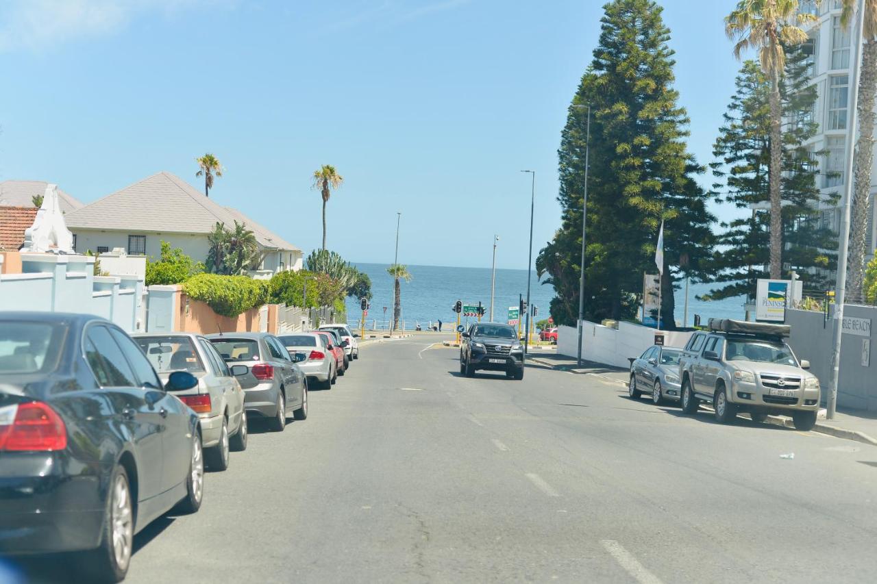 Sea Point Studio Apartment- Walk to Beach & Promenade - 2