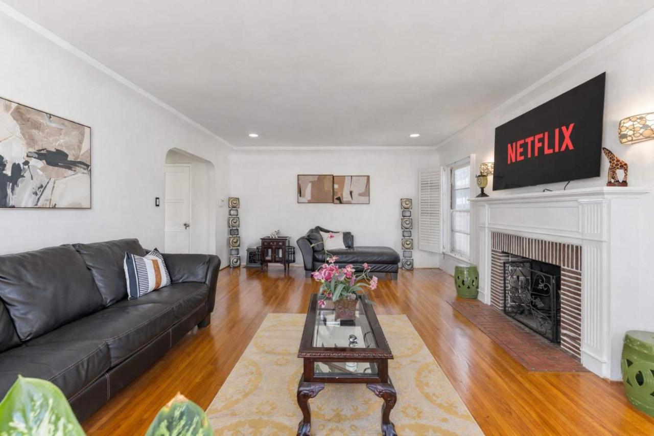 Stylish 3BR Home with Backyard & Outdoor Seating - 3