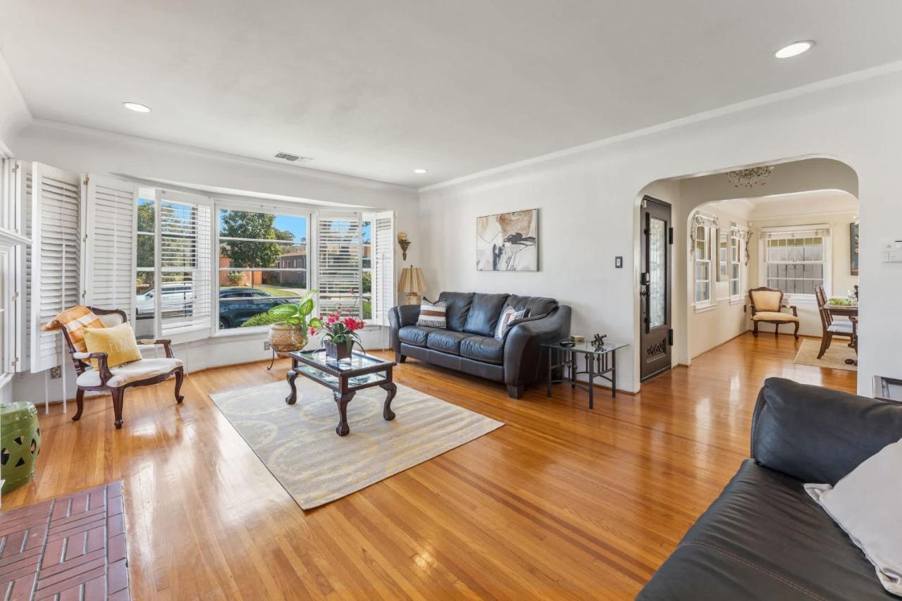 Stylish 3BR Home with Backyard & Outdoor Seating - 4