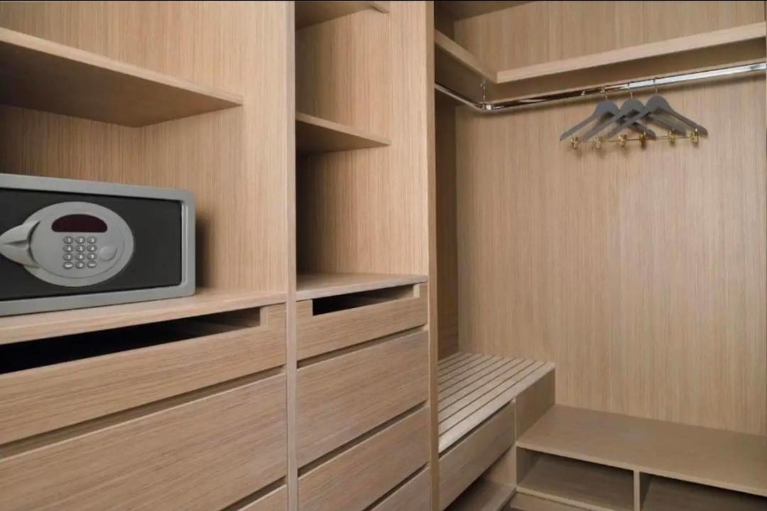 Modern Corniche Apartment - 4