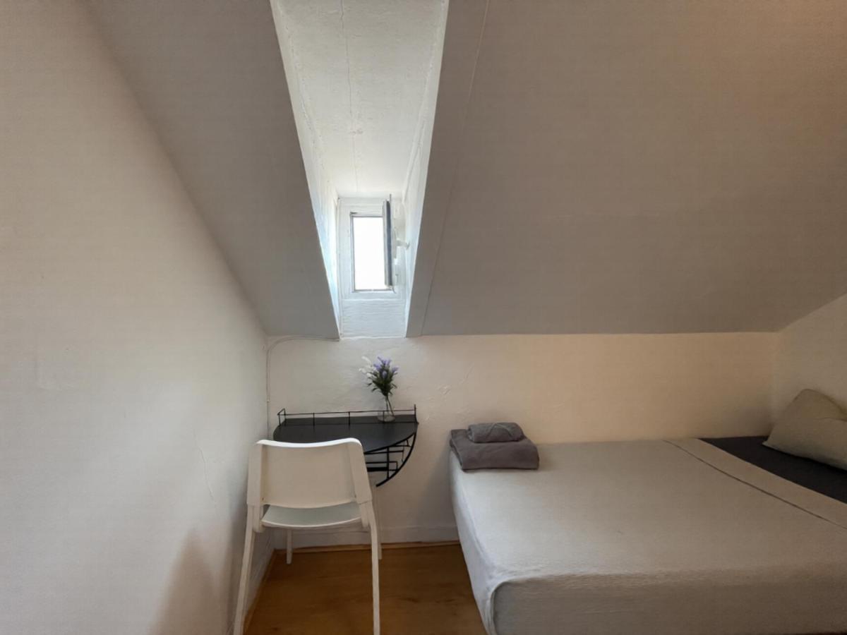 Santos Apartment in Central Lisbon with River View - 3