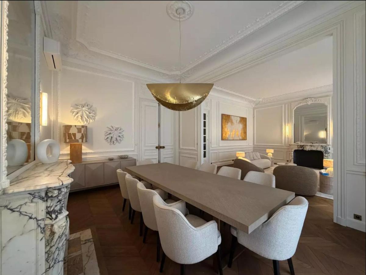 3BR Pierre Charron Champs Elysee
