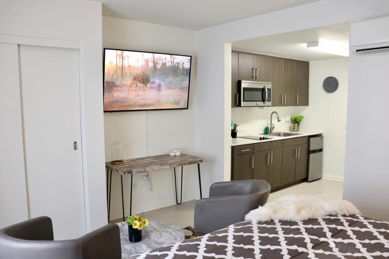 Promenade Studio With Free Parking!! - 5