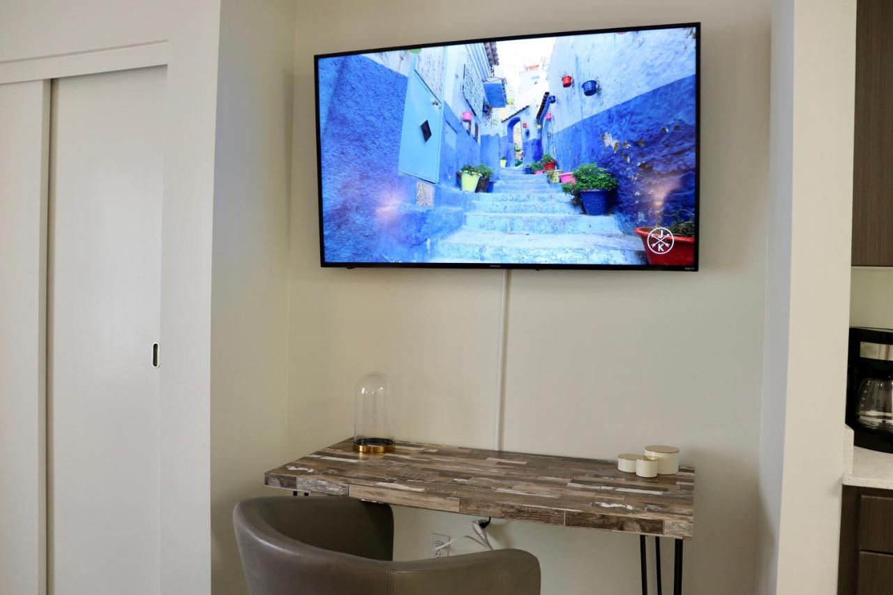 Promenade Studio With Free Parking!! - 4