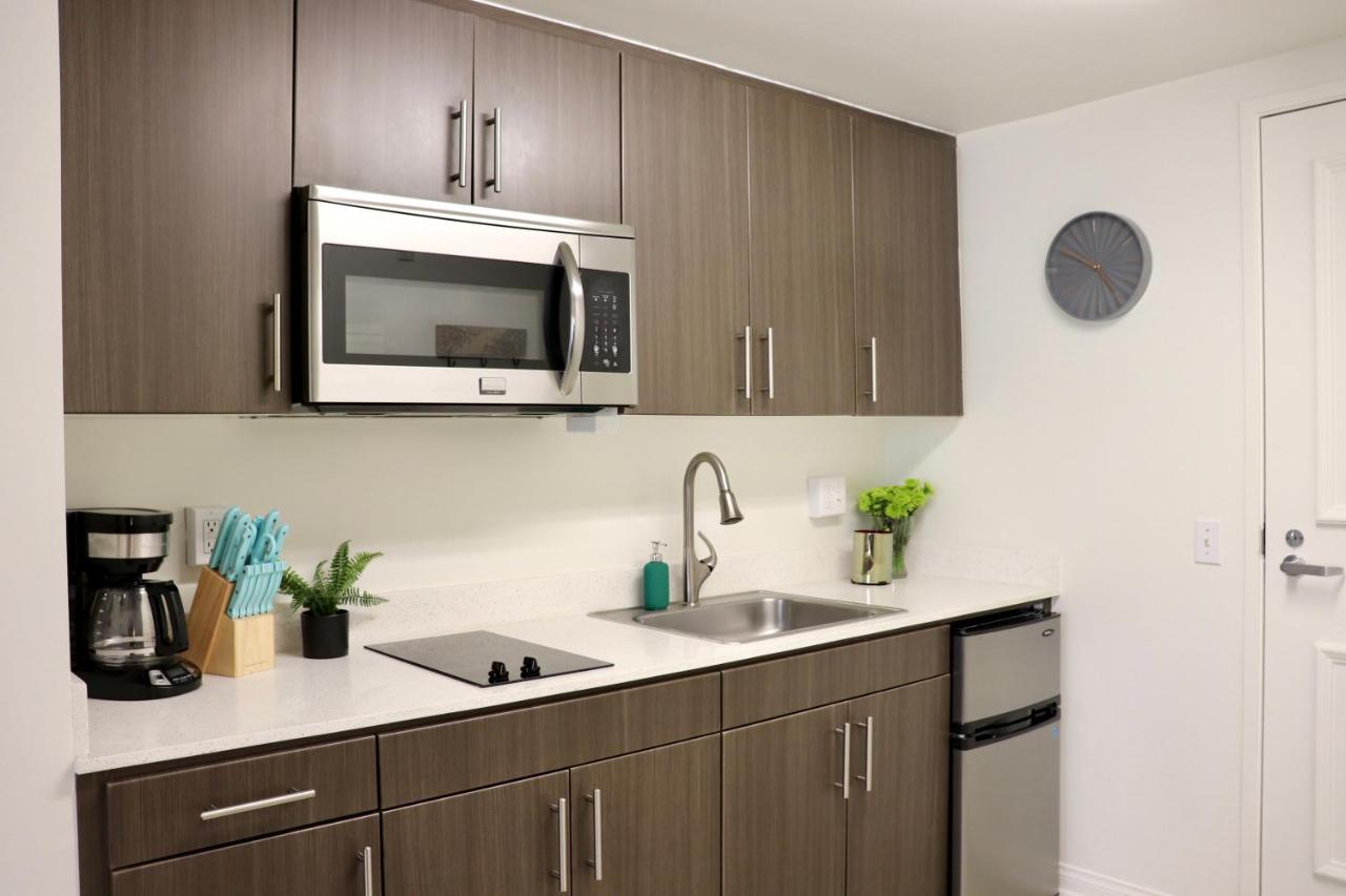 Promenade Studio With Free Parking!! - 2