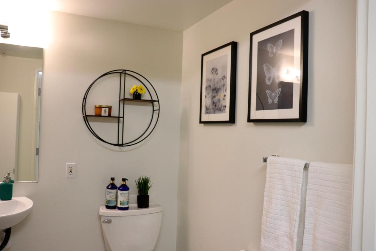 Promenade Studio With Free Parking!! - 3