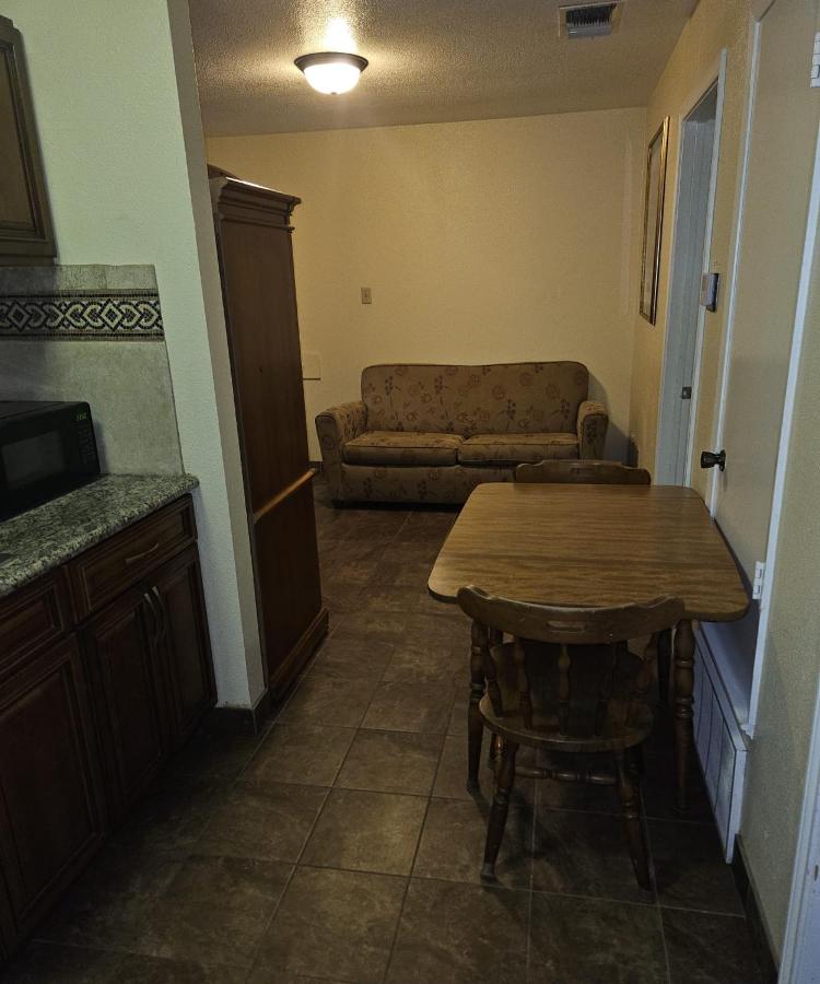 Economy Inn — photo 11