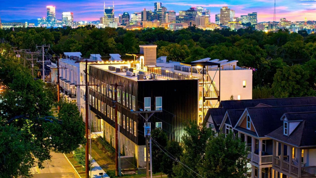 Cosmic Cowgirl by AvantStay Pink Western-Themed Condo Rooftop Lounge Near Downtown Nashville