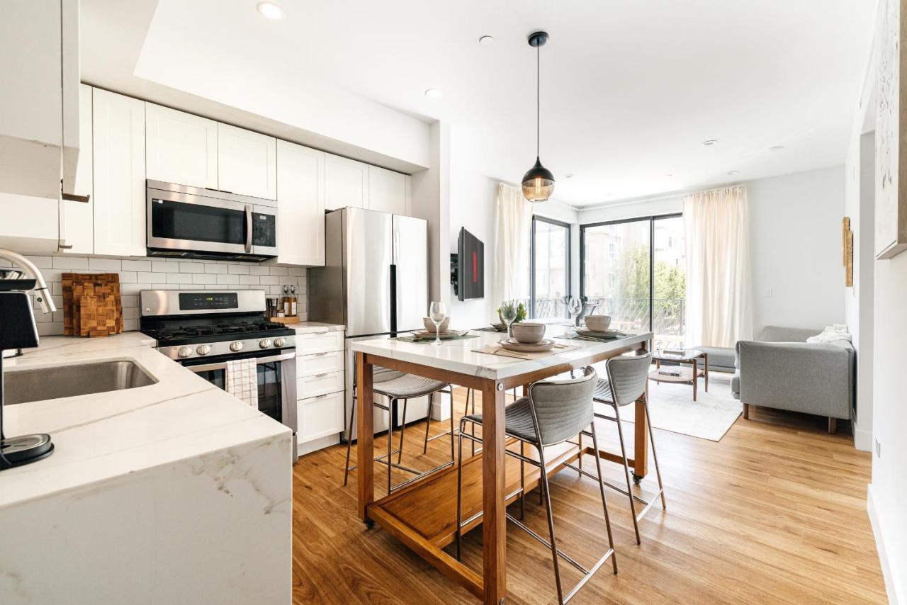 Lux Hotel Style 2 bedroom K Town with parking and GYM