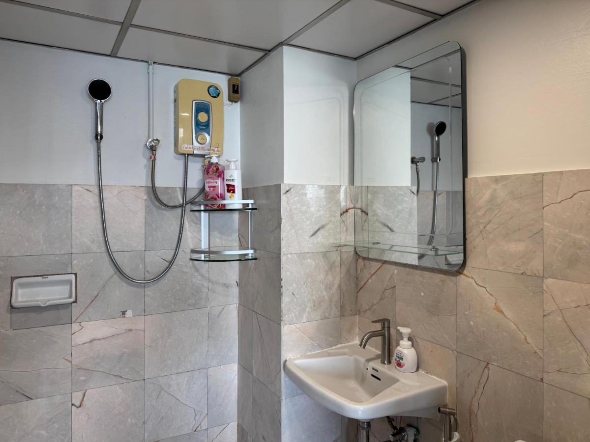 High Floor 2BR 1Bath Near BTS Night Market 5PAX - 3