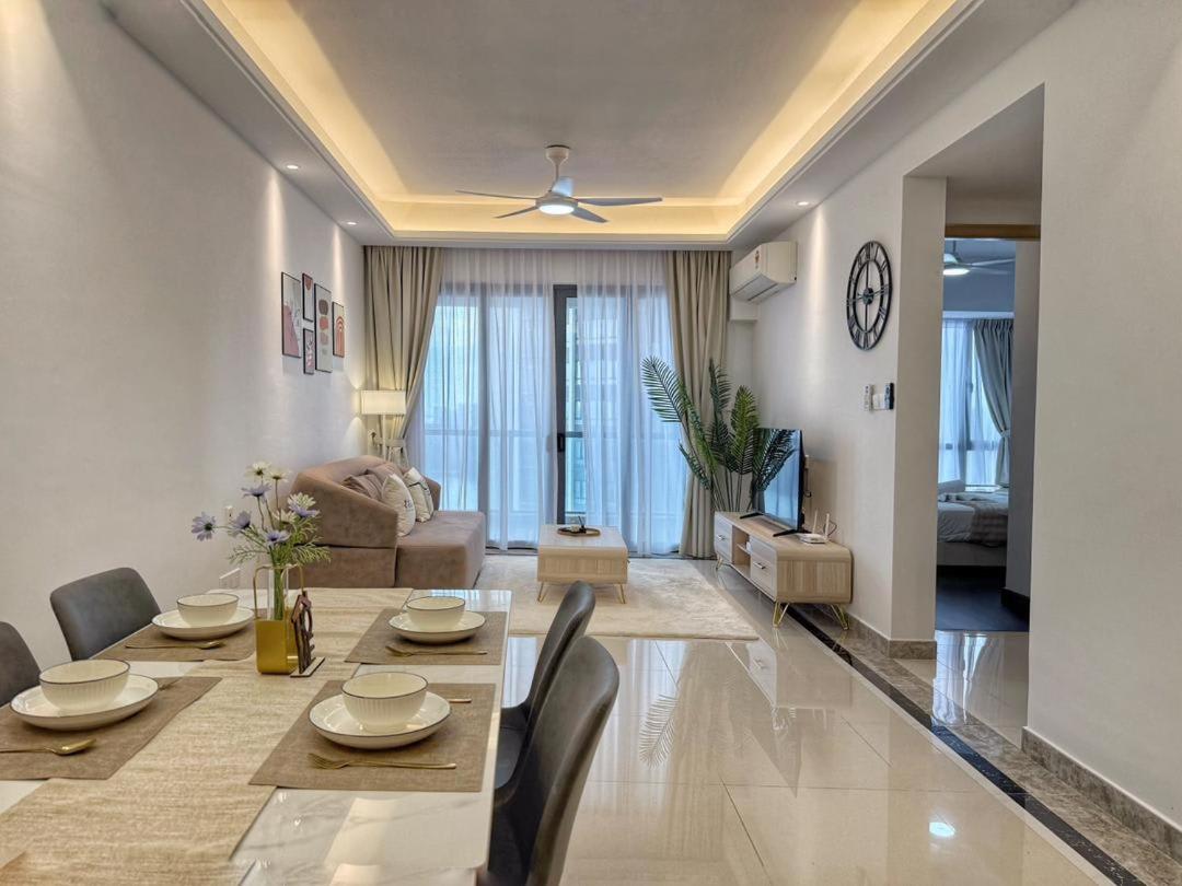 R&F Princess Cove 2BR Seaview Strategy Location - 4