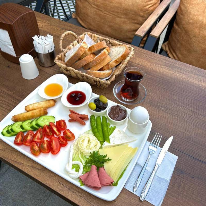 Montenegro Hotel - 4