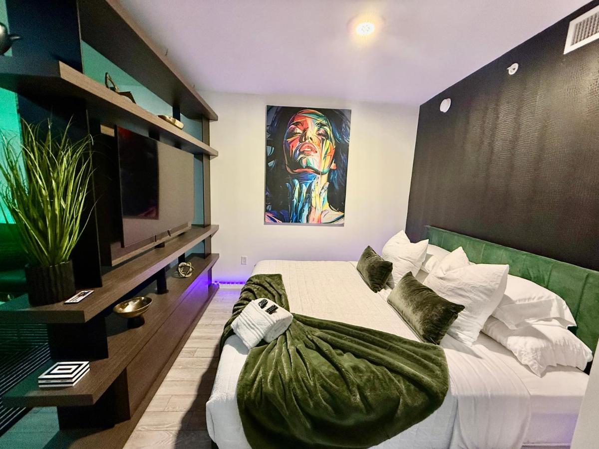 Luxury chic Miami studio - 5