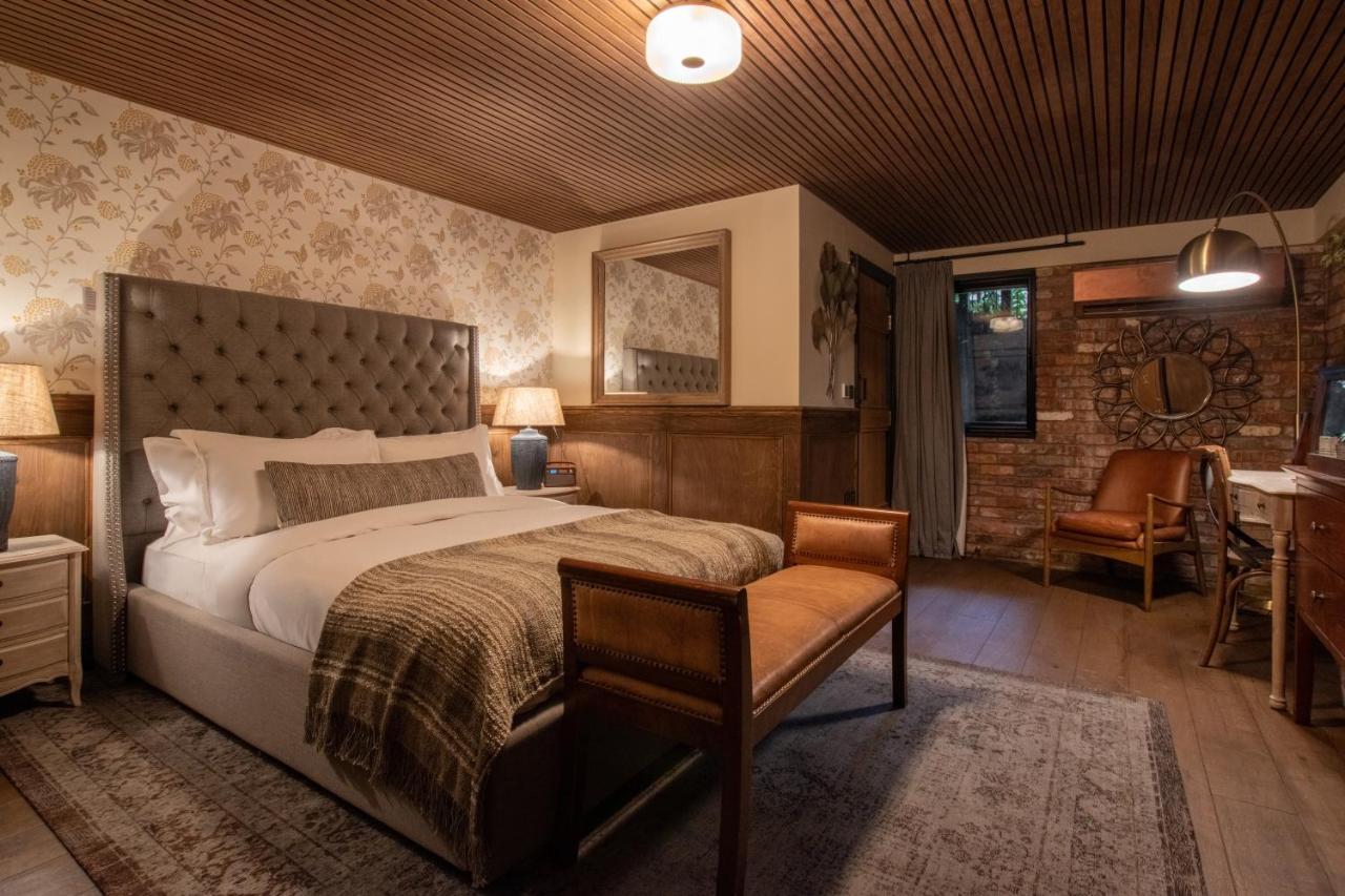 The Waterway Pub and Rooms - 2