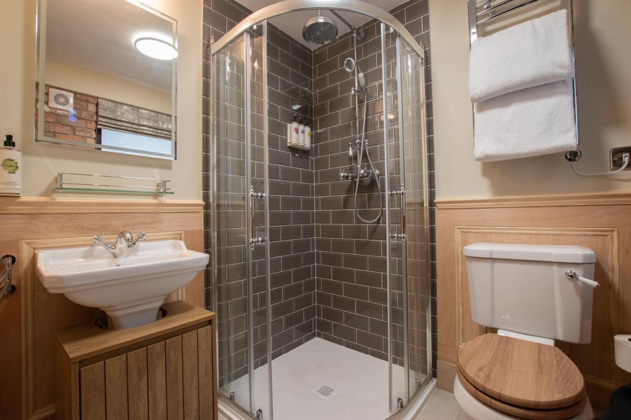 The Waterway Pub and Rooms - 3