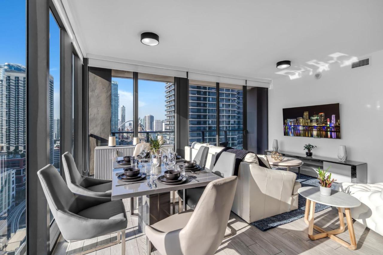 Luxury 3Bedroom Oasis - Stunning City & Water Views - High Floor - 5