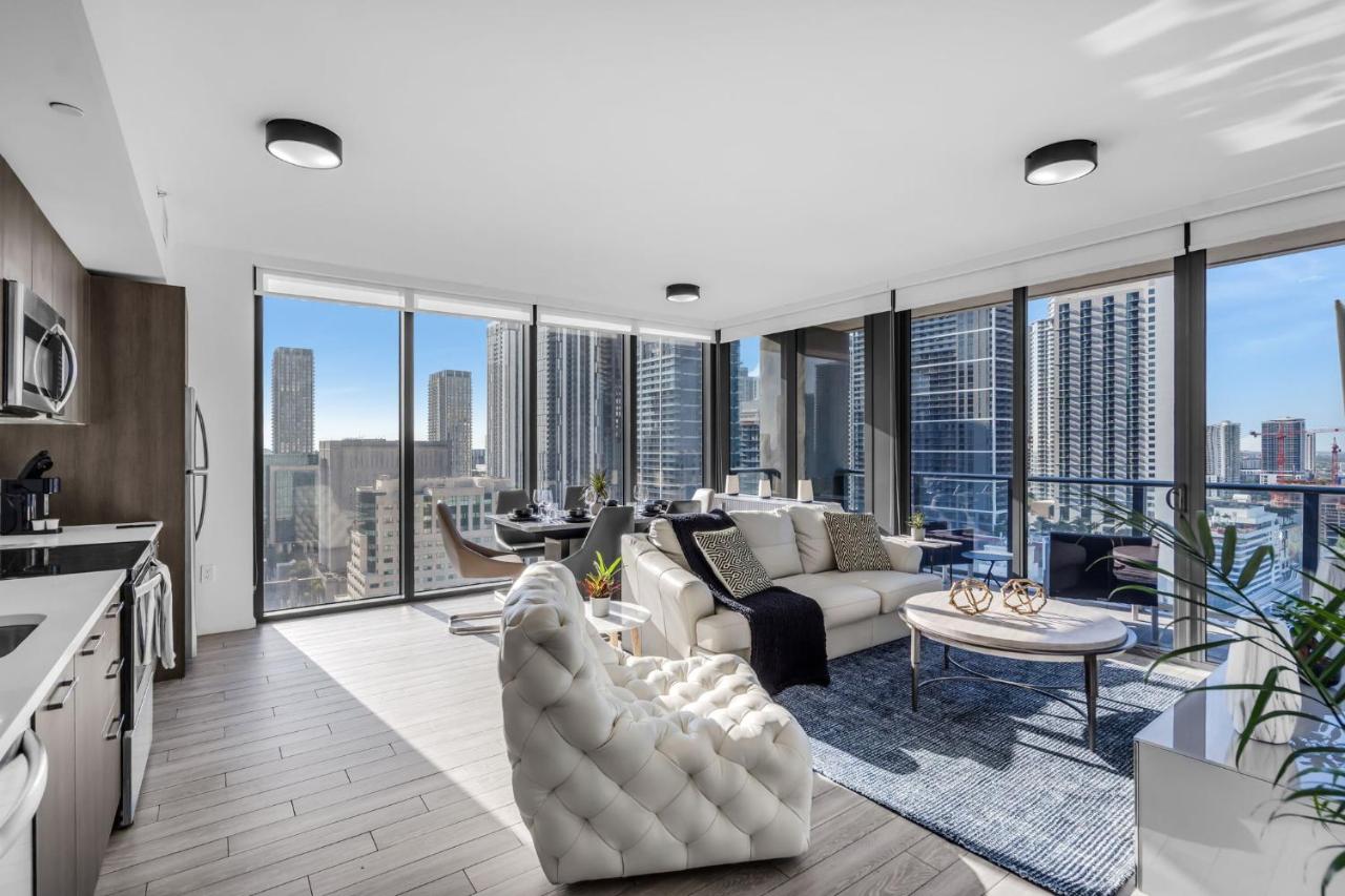 Luxury 3Bedroom Oasis - Stunning City & Water Views - High Floor