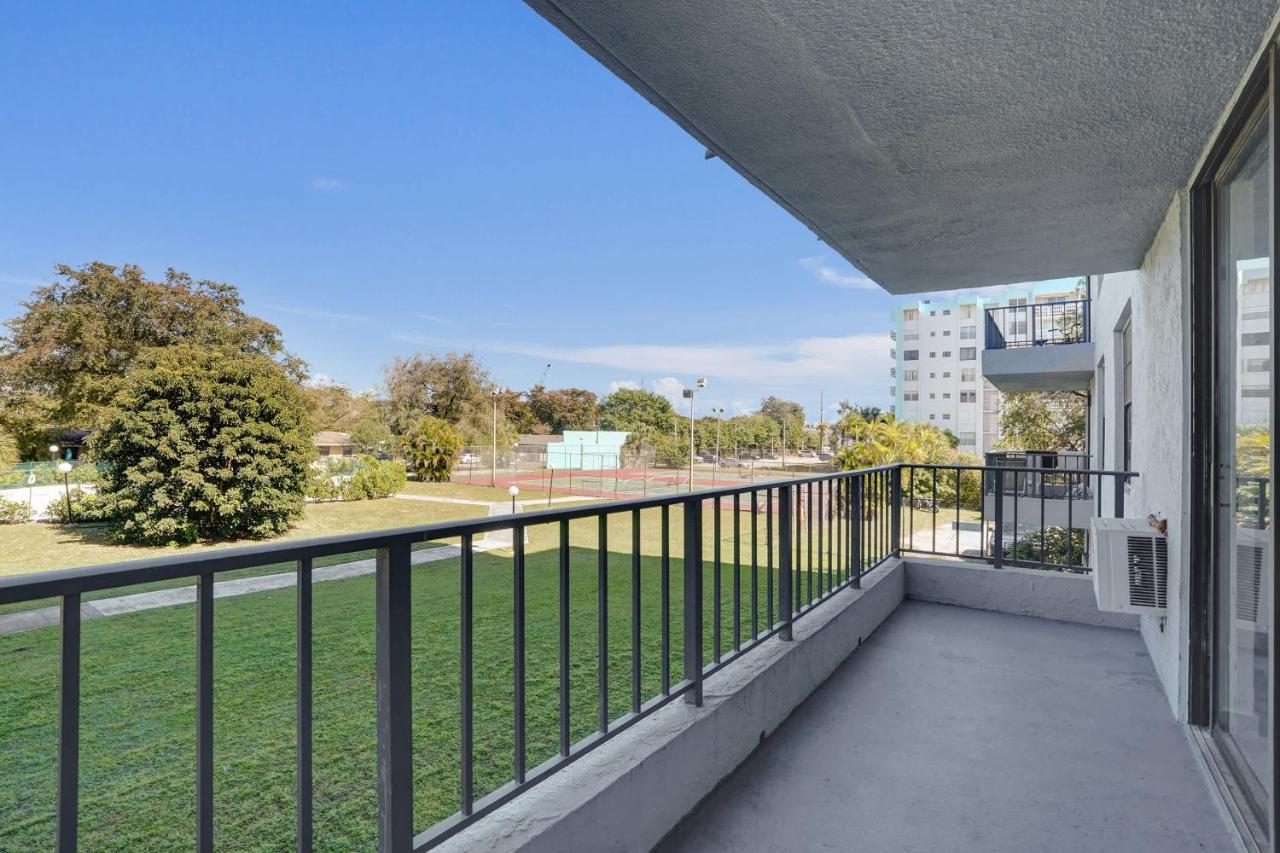 Cozy Miami Gardens Studio King Bed & Tub - 208 - 5