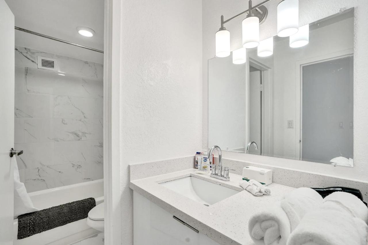 Cozy Miami Gardens Studio King Bed & Tub - 712 - 4