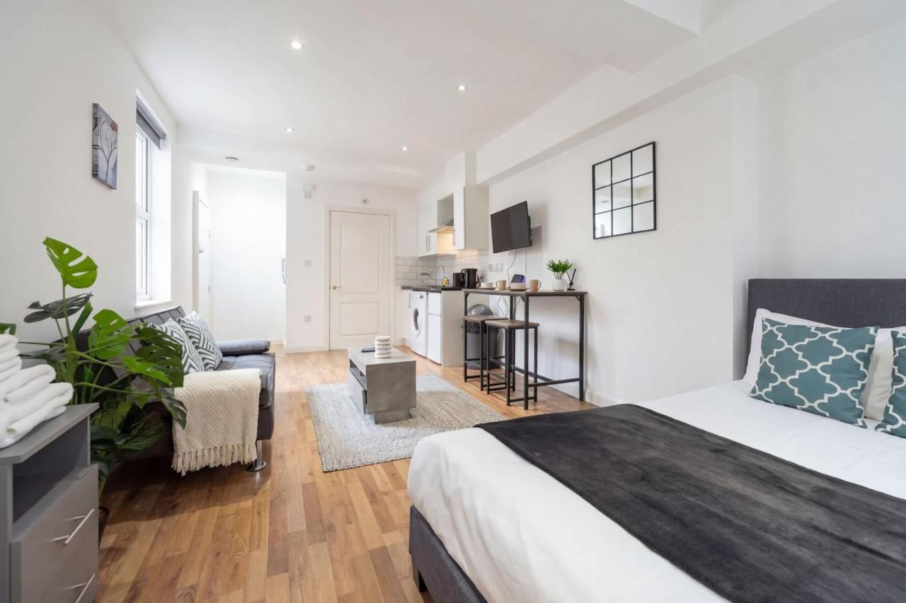 Modern Shoreditch Studio Central Location