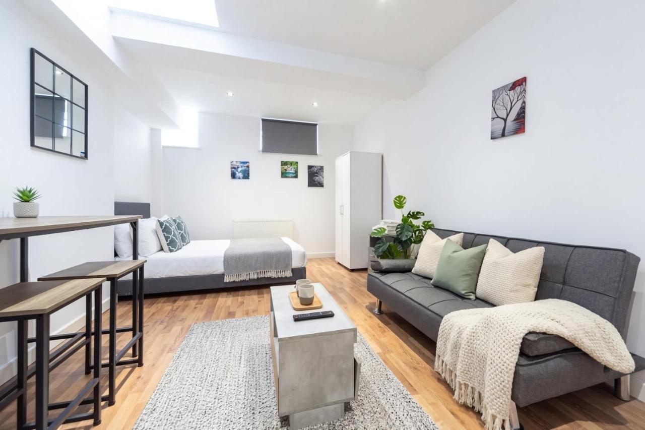 Modern Shoreditch Studio Central Location - 5