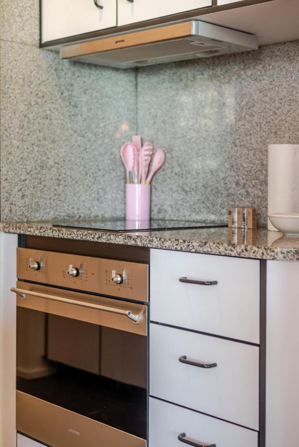 Contemporary Studio Sea Point Flamingo - 3