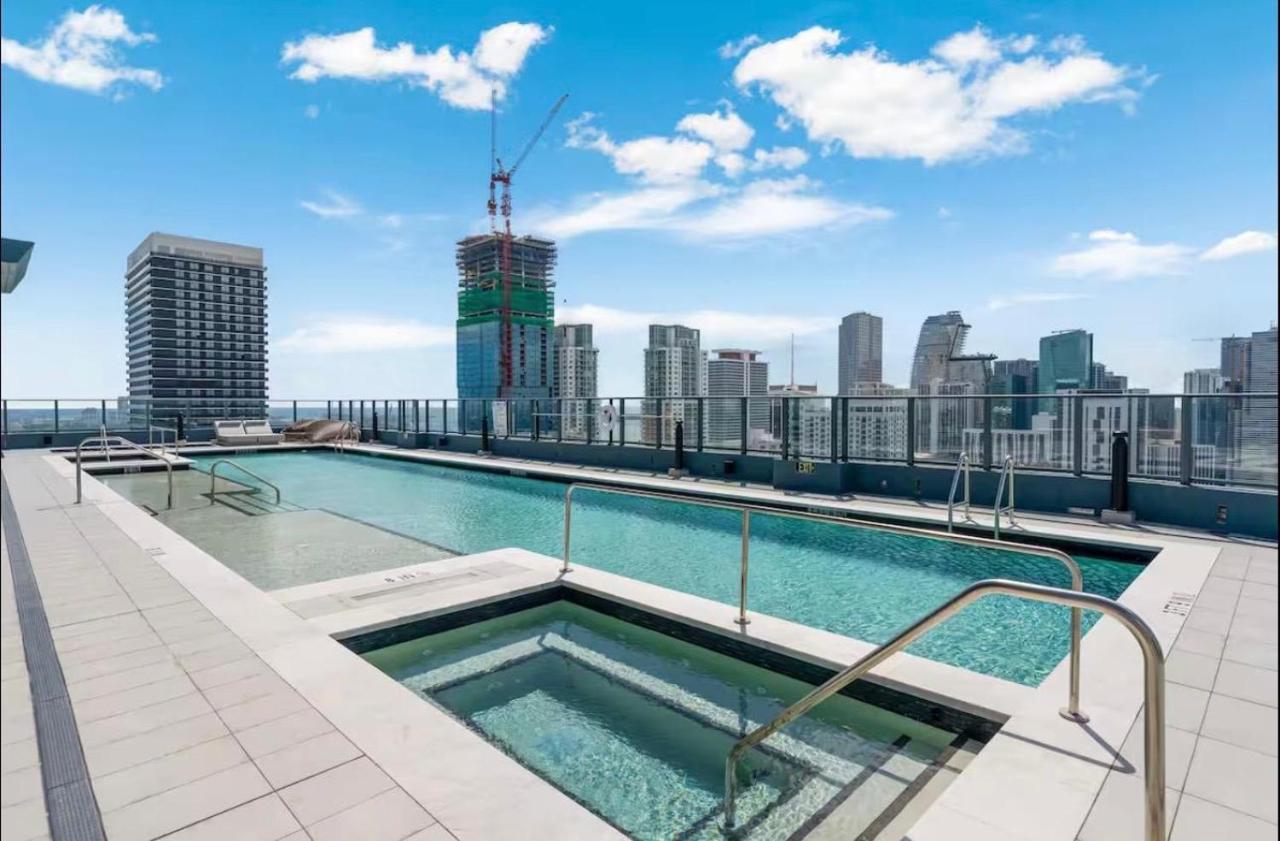 501 First Miami Worldcenter by Palermo Home Miami - 4