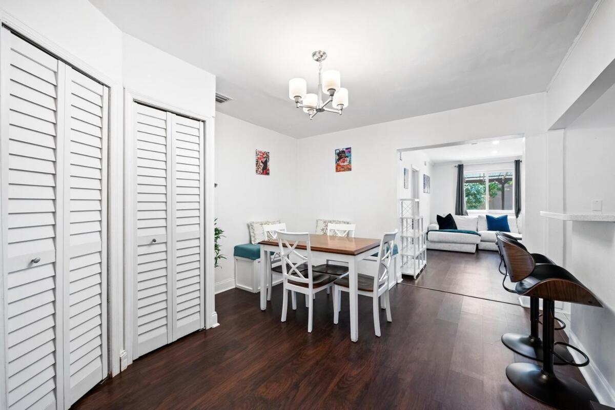 Wynwood Cabana Spacious and Modern Home with New Furniture and Hot Tub - 2