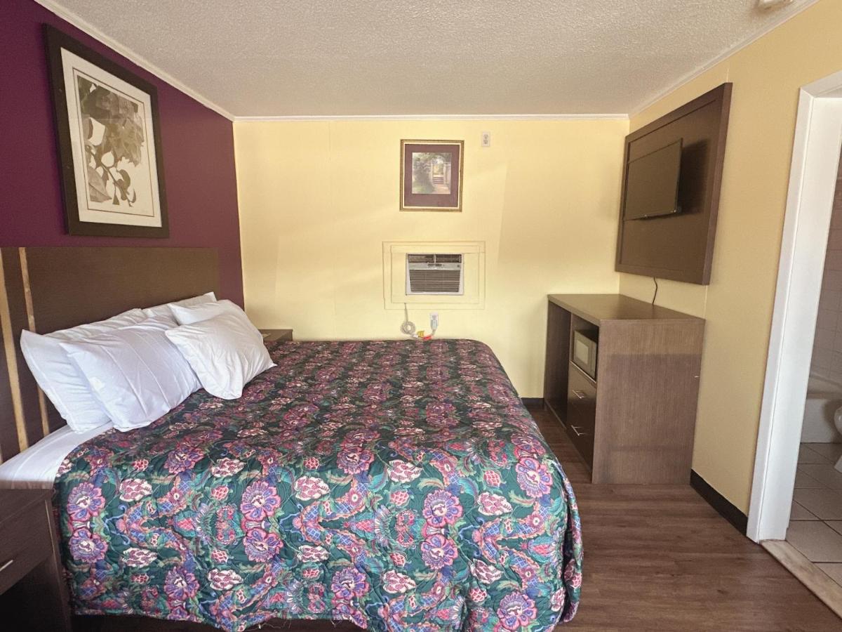 Riverside Inn Motel — photo 24