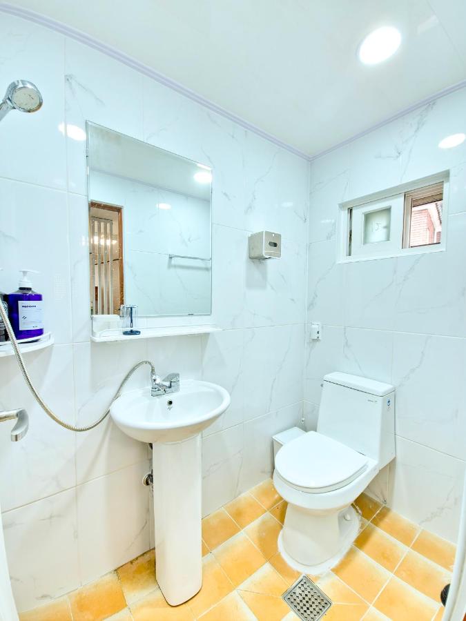 SeoulStayOn Blue Door Loft - 3